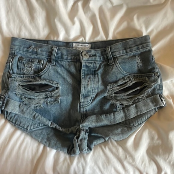 One x oneteaspoon Bandits Shorts - Picture 1 of 4